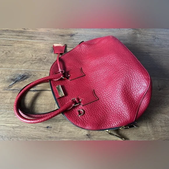 BURBERRY-AUTHENTIC (Preowned) Large Red Leather Handbag with Gold Hardware - Picture 12 of 16
